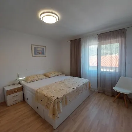 Apartments Velinka Mundanije Exterior photo