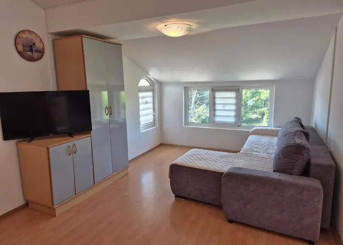 Apartments Velinka