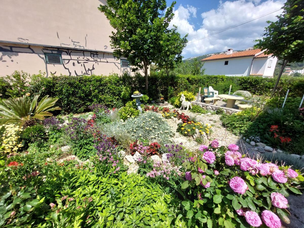 Velinka Apartment Mundanije